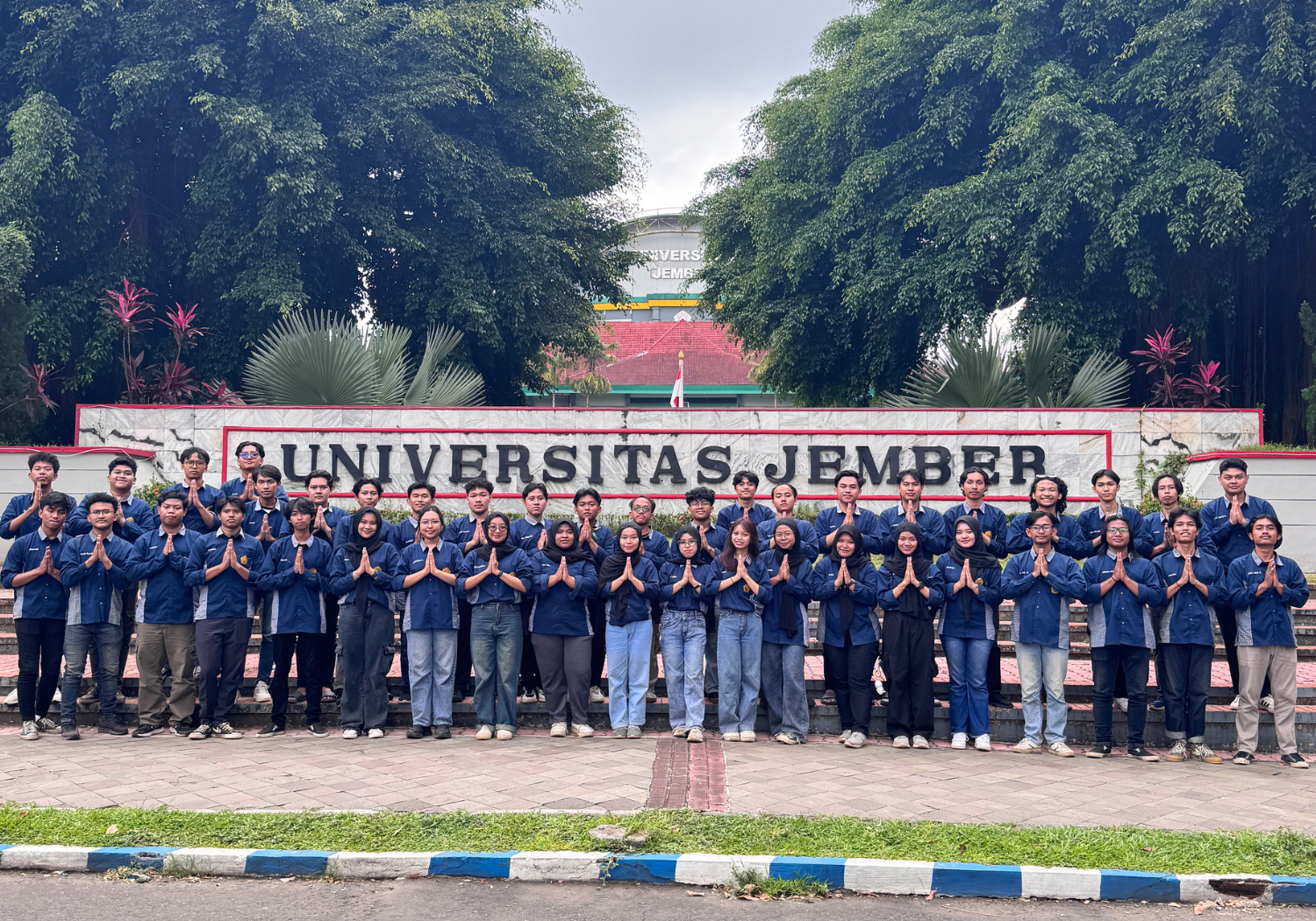 Deskripsi Gambar